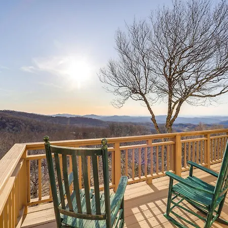 3 Mi Beech Mtn Resort Cozy Studio With Deck And View!